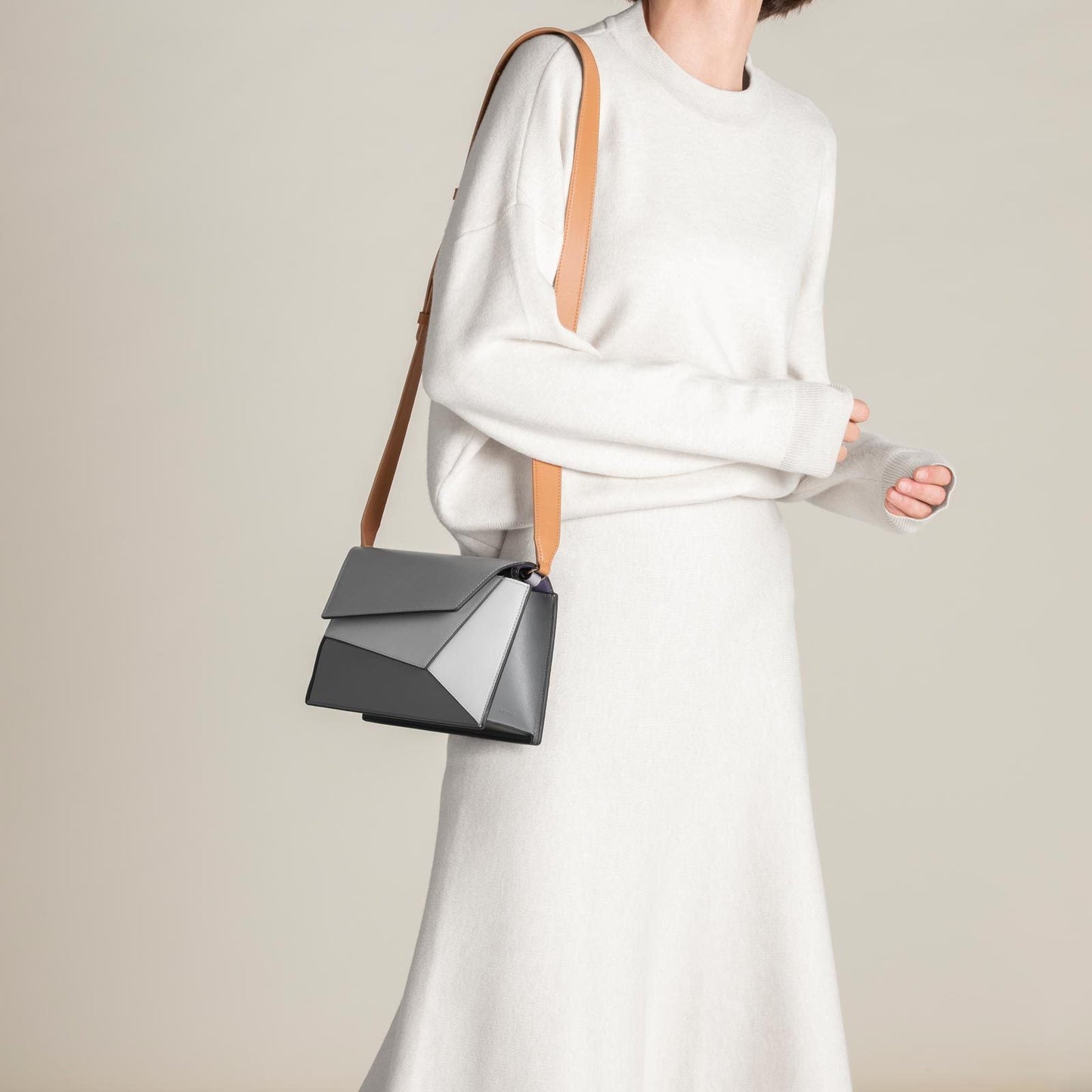 Naomi - Black & Gray